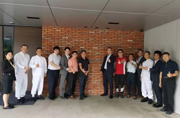 花帝董事長張福財一行為期10天的考察結(jié)束