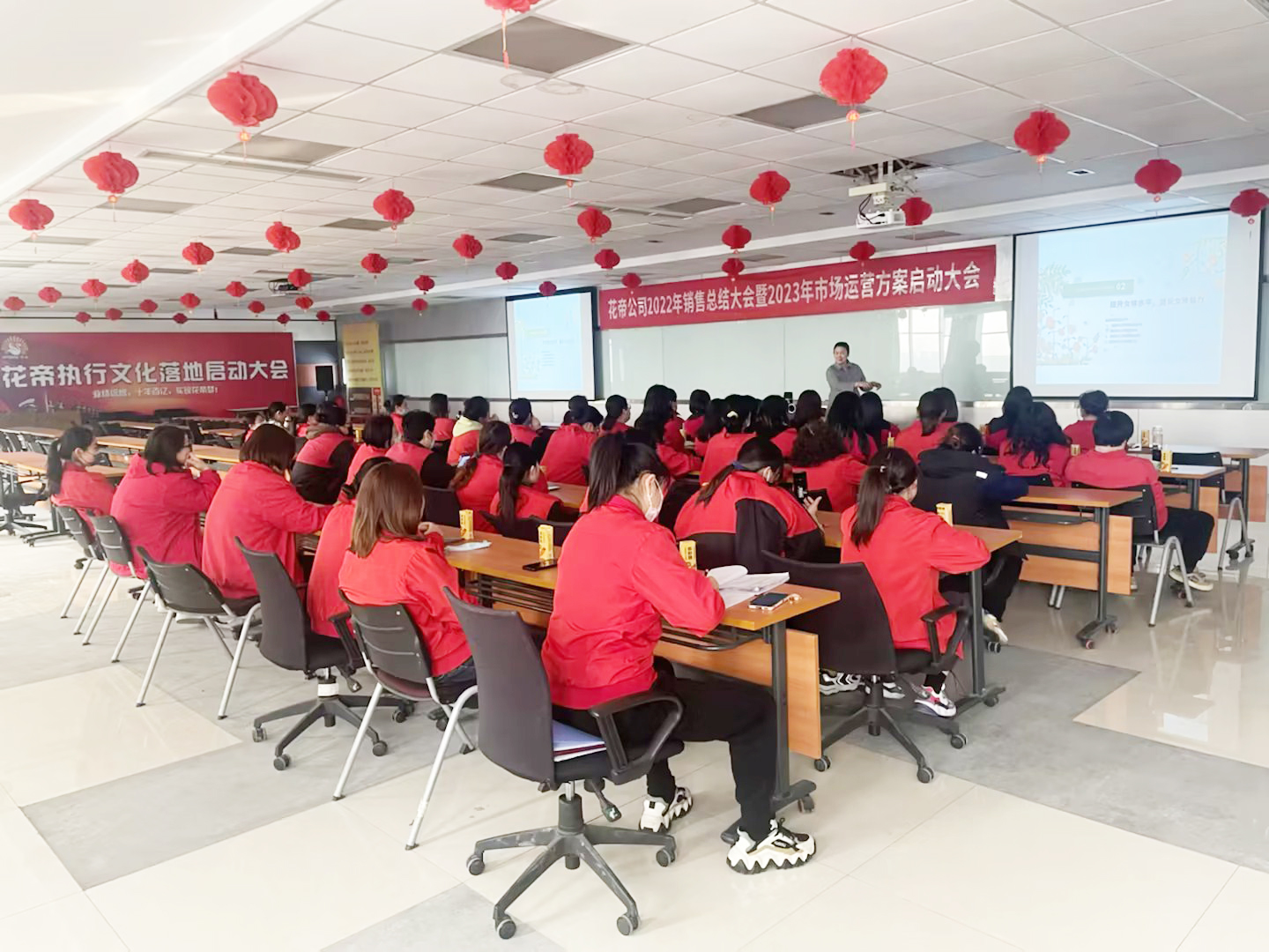 38婦女節(jié)，致敬身邊的每一個(gè)她